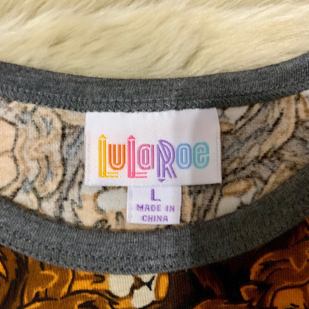 LULAROE Grey Lions Head Print 3/4 Sleeve Shirt - Picture 4 of 4